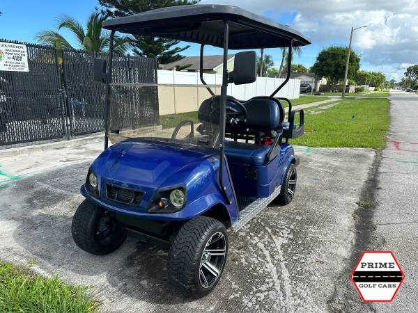 Blue EZGO 4 Passenger Golf Cart affordable golf cart rental, golf cart rent greensboro
