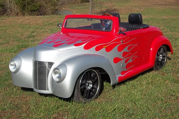 Red 39 Roadster with Silver Flames affordable golf cart rental, golf cart rent greensboro